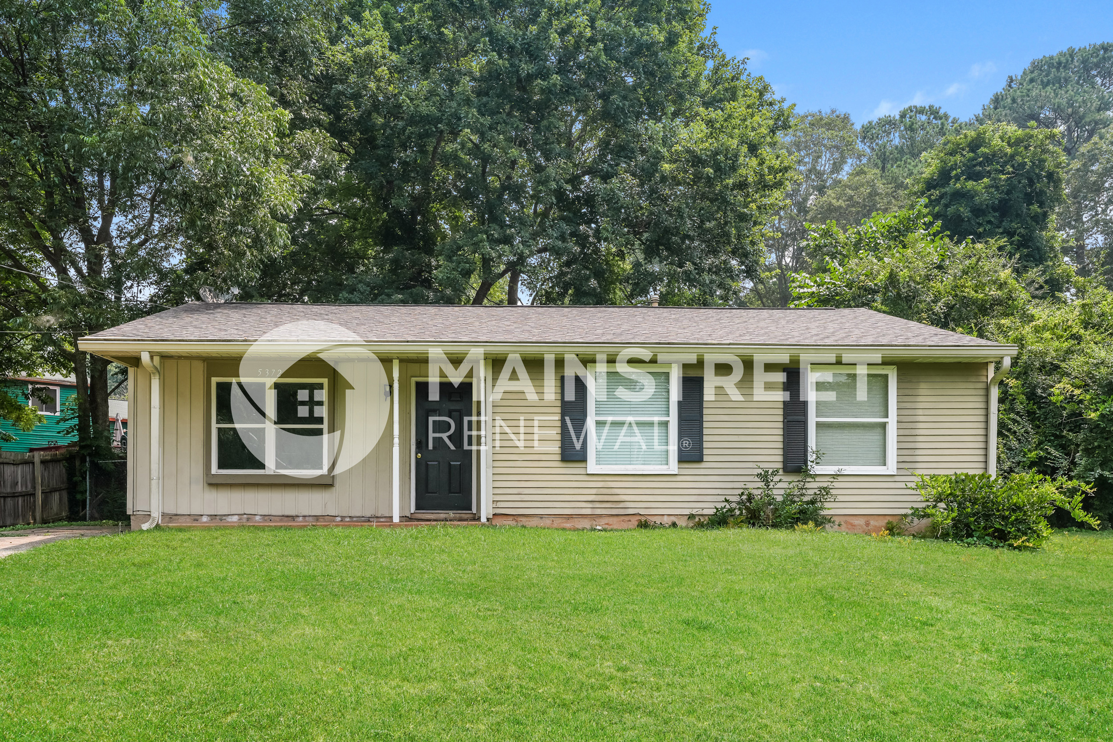 5372 Tracey Dr Stone Mountain, GA 30088